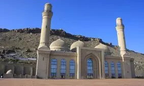 زیارت «بی بی هیبت» در آن سوی دریای خزر
