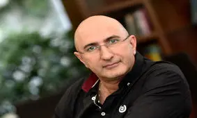 منصور ضابطیان: هیچ وقت تا این حد از عقب کشیده شدن ساعت‌ها خوشحال نشدم