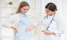 بارداری، زمان شروع علائم ام اس را به تاخیر می‌اندازد