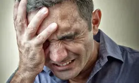 خوراکی‌هایی که میگرنی ها نباید بخورند