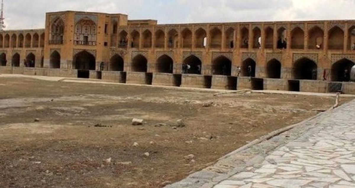 مرگ چند باره زاینده رود / مسدود شدن دوباره دریچههای سد زاینده رود