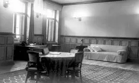 قالی و بخاری صفت متمایز زندگی استالین با یک روستایی نیمه‌مرفه بود