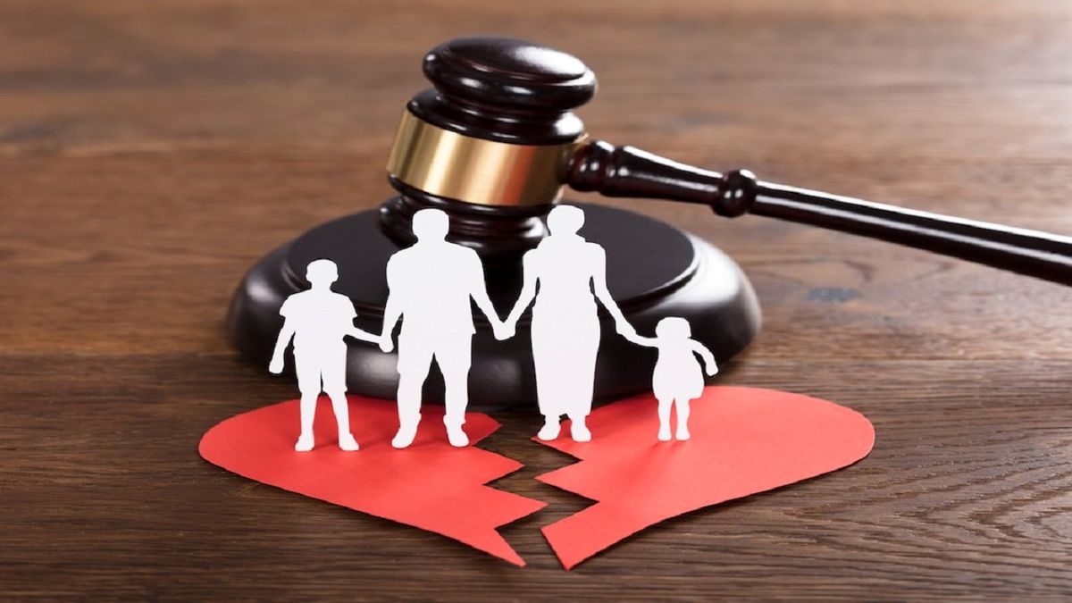 آیا با ازدواج مجدد مادر حضانت فرزند از او سلب میشود؟