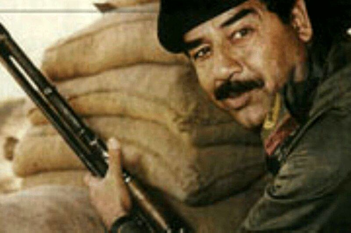 چرا صدام در جنگ با ایران لباس نظامی می‌پوشید؟