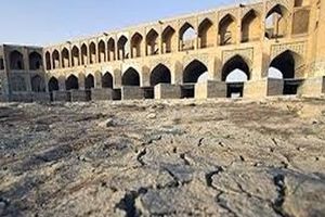 وضعیت آب اصفهان مدیریت نشود باید منتظر حوادث ناگواری باشیم/ از ابتدا جانمایی صنعت در استان اشتباه بود/ کشاورزان ناگزیر به تغییر کاربری شدند
