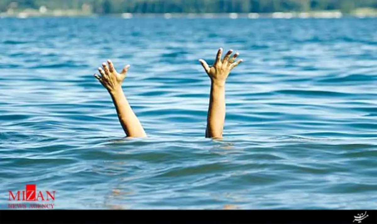 فیلم/ غرق شدن غریبانه دانش آموز مقابل چشم معلم و همکلاسی هایش