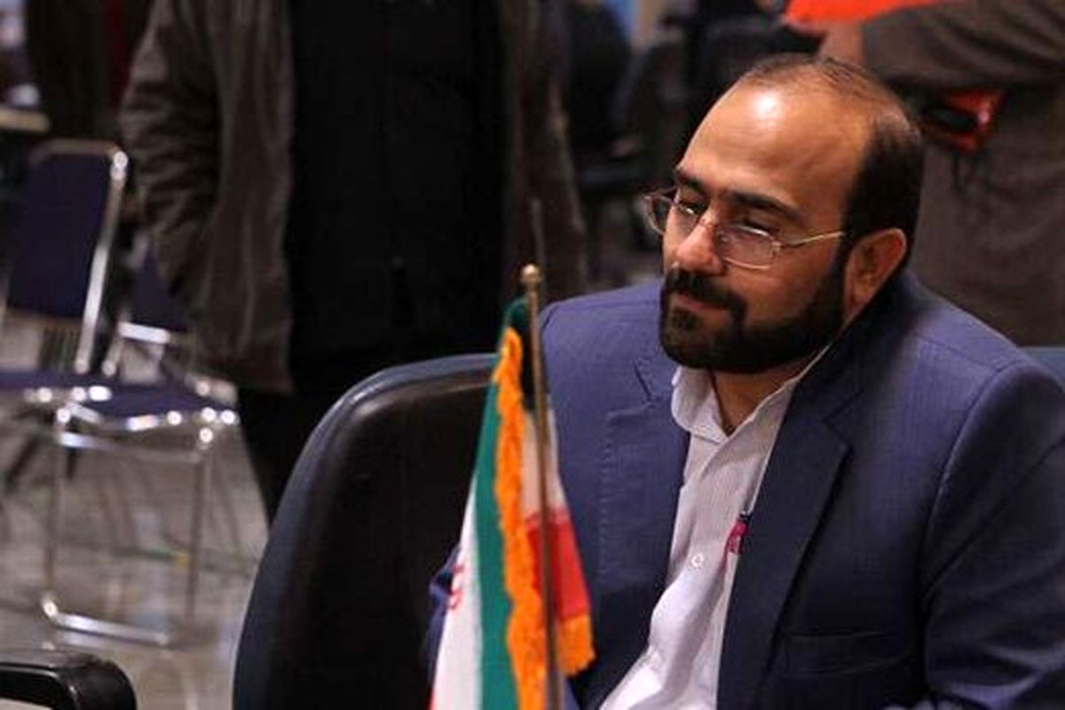 کنایه های تند یک اصولگرا به نمایندگان: برای ۲ رأی از کوه و کمر بالا میرفتید اما الان خودروی شاسی بلند میخواهید؟