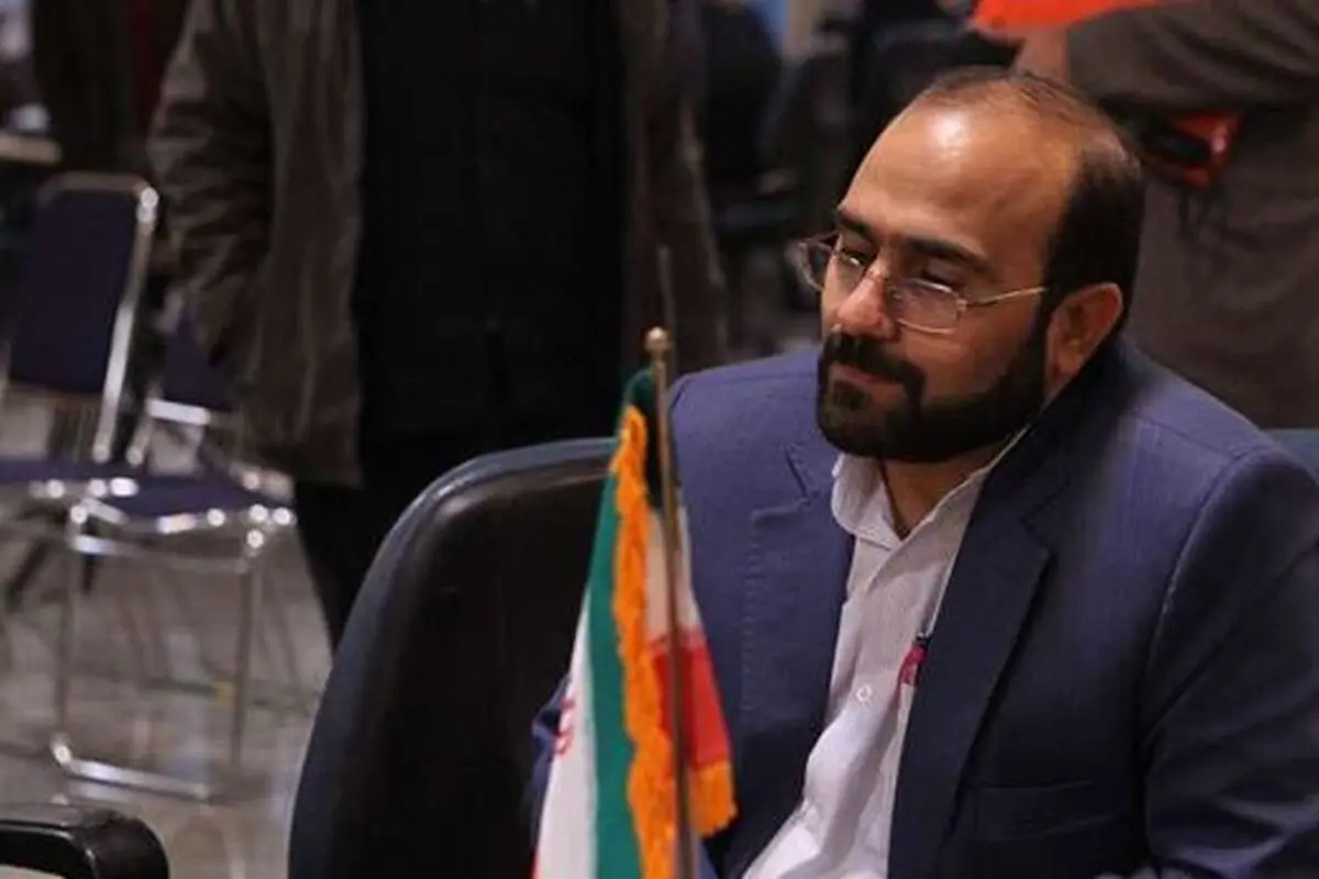 کنایه های تند یک اصولگرا به نمایندگان: برای ۲ رأی از کوه و کمر بالا می‌رفتید اما الان خودروی شاسی بلند می‌خواهید؟
