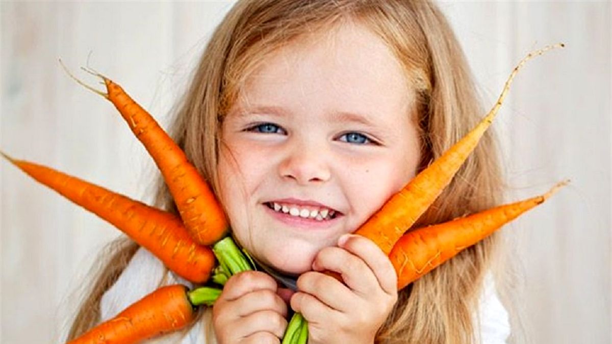 بهترین مواد غذایی برای سلامت دندانها/ دندان عقل را در چه سنی باید بکشیم؟