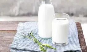 ‌ شیر پاستوریزه بهتر است یا استرلیزه؟