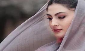 گریه و ناراحتی مریم مومن بازیگر بانوی عمارت از طلاق پدر و مادرش/ ویدئو