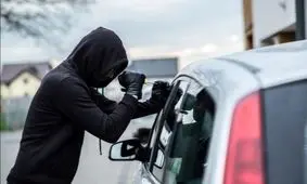 لحظه سرقت خودروی شاسی‌بلند در اهواز در مقابل مردم!/ ویدئو