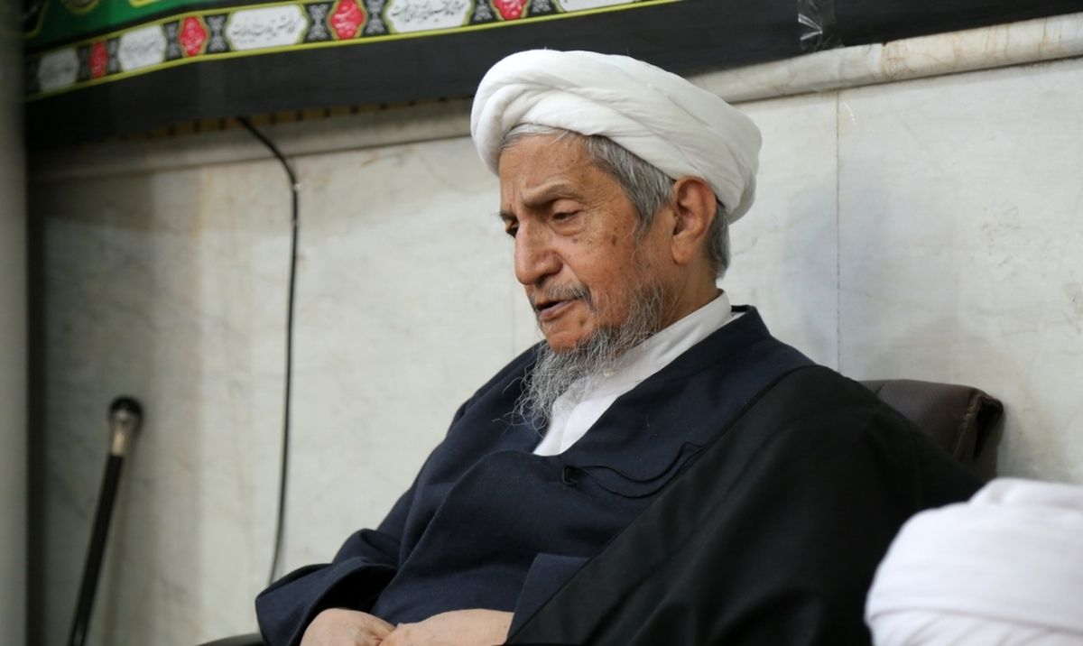 آخرین وضعیت درمانی آیت الله صانعی / پزشک مطلع: حال عمومی ایشان با ثبات است اما باید تحت عمل جراحی قرار بگیرند / دچار شکستگی لگن و استخوان دست شده اند