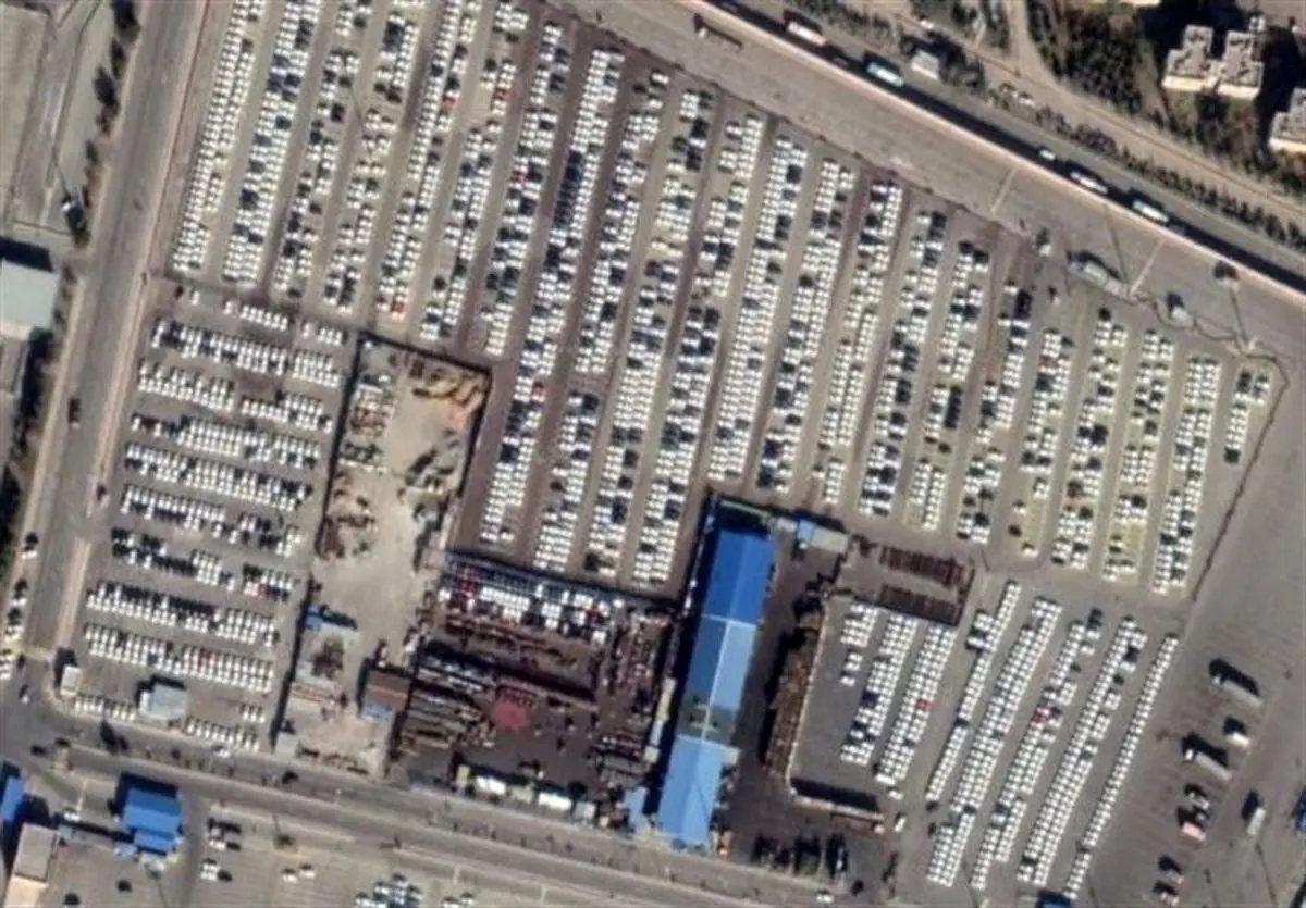 فیلمی از دپوی خودروها در جاده مخصوص که در فضای مجازی مانند بمب ترکید!