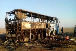 اتوبوس ولوو زائران پاکستانی در تربت حیدریه طعمه حریق شد/ مسافران سالم اند