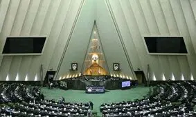 شادی یک روحانی بعد از شنیدن خبر پیروزی در انتخابات میان‌دوره‌ای مجلس/ ویدئو
