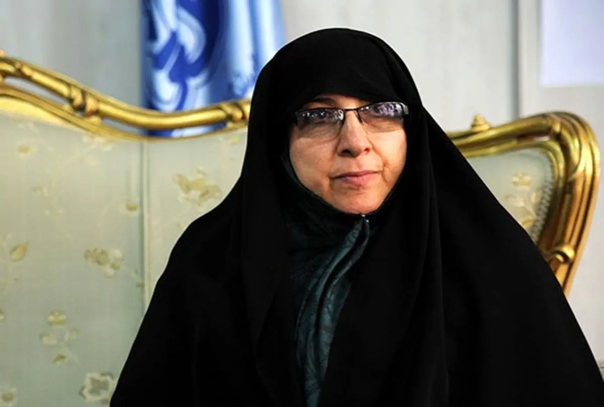 انتقاد یک فعال حقوق زنان از حذف تصویر دختران از روی جلد کتاب ریاضی