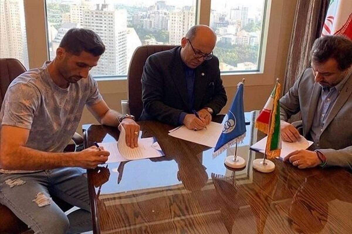 سعادتمند استعفا نداده/تا ۴۸ ساعت بعد تکلیف «استرا» مشخص میشود
