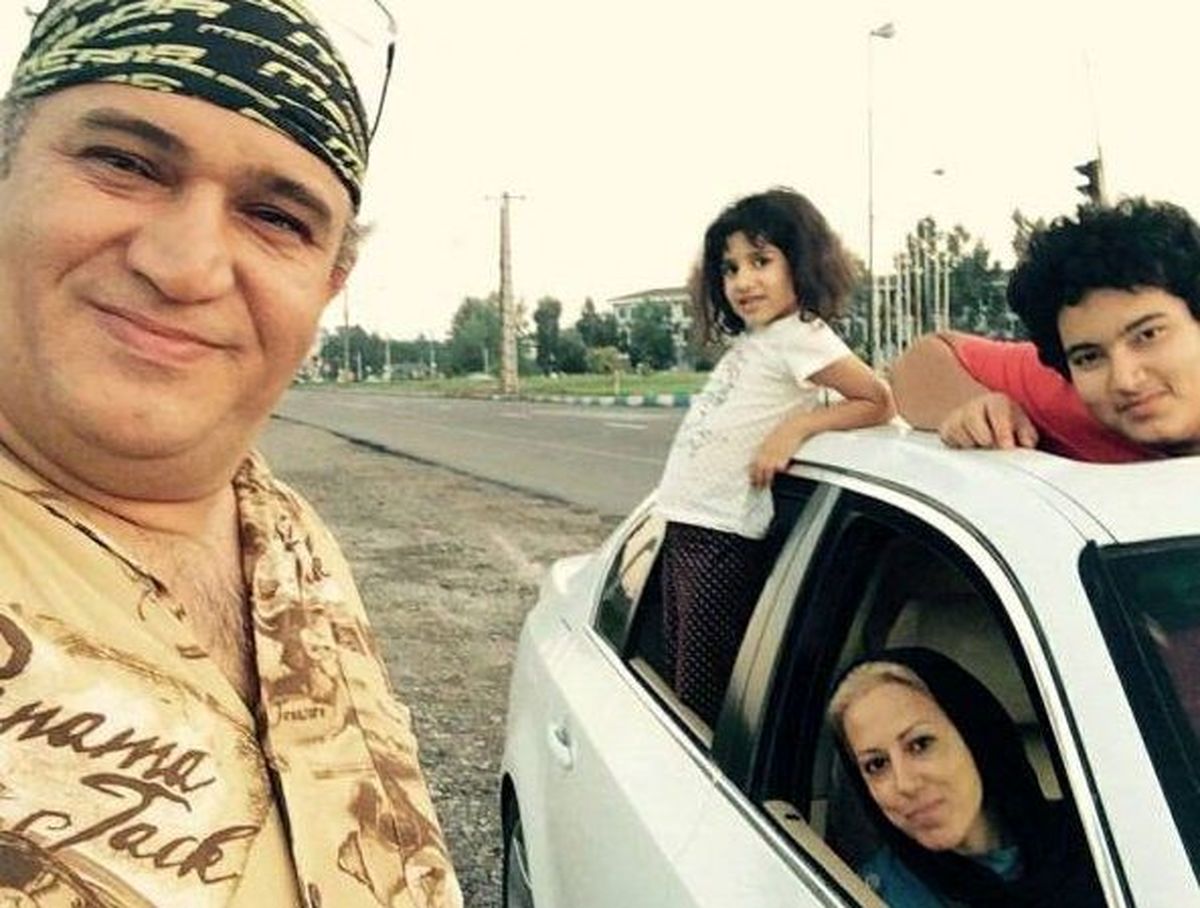 بازیگری که پرندهها را آزاد میکند