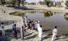 اینجا "نداری‌ها" بیداد می‌کند/ حسرت امکانات بر دل روستائیان"بم پشت" / اهالی: نه جاده داریم نه درمانگاه/ فرماندار سراوان: اول راه‌ها بعد آب شرب