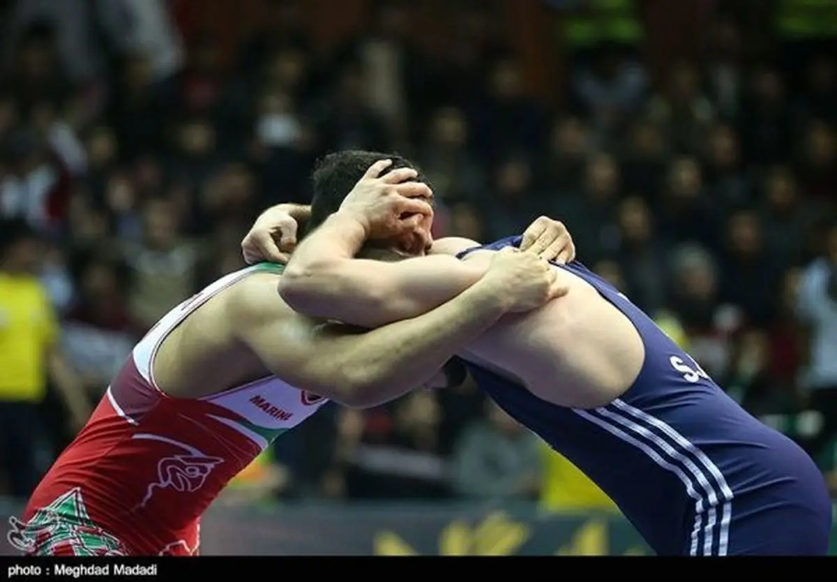 برتری بیمه رازی و ستارگان ساری در لیگ کشتی آزاد