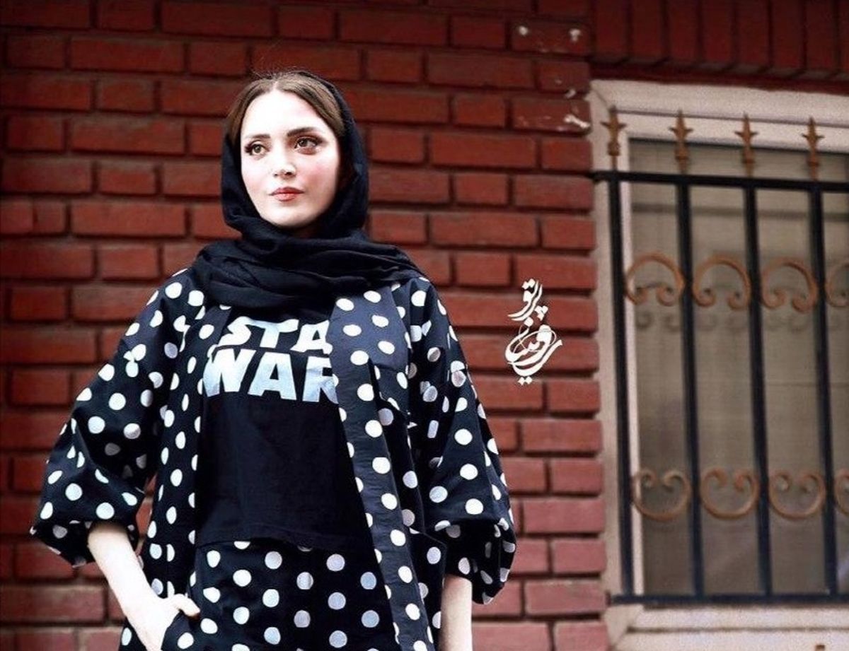 استایل منحصربهفرد بهنوش طباطبایی/ لباس و شلوار خالخالی