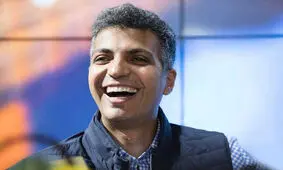 عادل فردوسی‌پور پا به توپ می‌شود