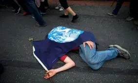 تصمیم احمقانه ترامپ در مورد توافق آب و هوایی پاریس / جهان در شوک خیانت آمریکا به زمین