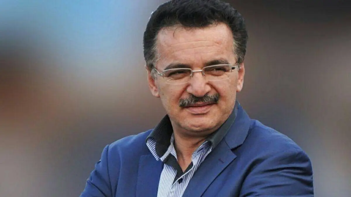 زنوزی: مبلغ قرارداد بازیکنان عجیب است/ مراجع ذی صلاح به اقدامات مدیربرنامه‌ها رسیدگی کنند