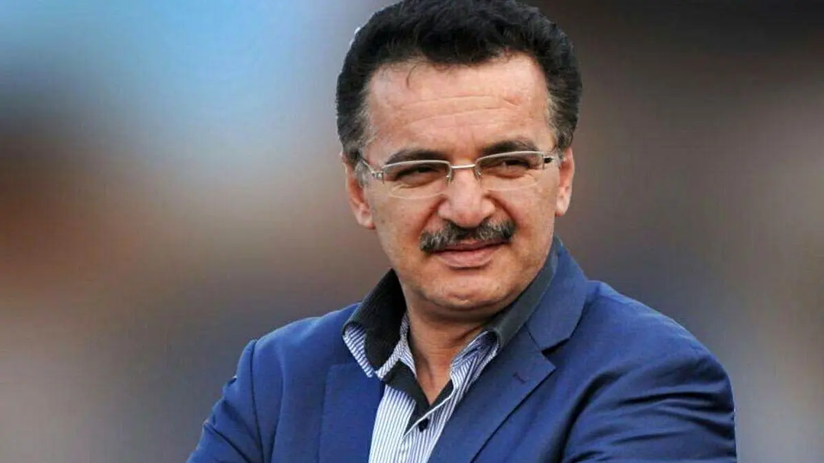 زنوزی: مبلغ قرارداد بازیکنان عجیب است/ مراجع ذی صلاح به اقدامات مدیربرنامه‌ها رسیدگی کنند