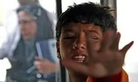 با پای خودش برای ترک آمد اما پشت در بسته ماند/کودکان معتاد هنوز هم حمایت نمی‌شوند