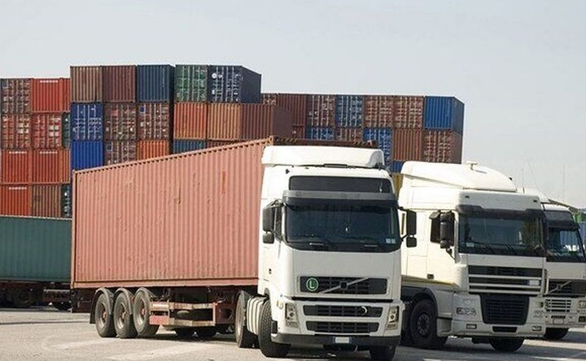 ۸۶۰ میلیون دلار کالا از گمرکات اصفهان به خارج صادر شد