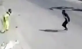 کتک‌کاری شهروند اهوازی با چهار خفت‌گیر/ ویدئو