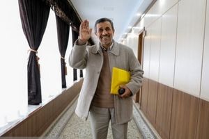 محمود احمدی نژاد اخراج می‌شود؟ /امیری‌فر: احمدی نژاد تهدید کرده بود کسی نباید با رسانه‌های خارجی گفتگو کند