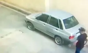 سرقت ناکام سارقین از خودروی پراید!/ ویدئو