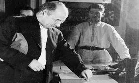 چگونه بریا خانواده استالین را شخم زد؟