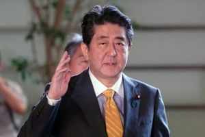 لحظه جالب خداحافظی آقای نخست وزیر/ ‏واکنش مردم وقتی شینزو آبه از قدرت کنار رفت/ ویدئو