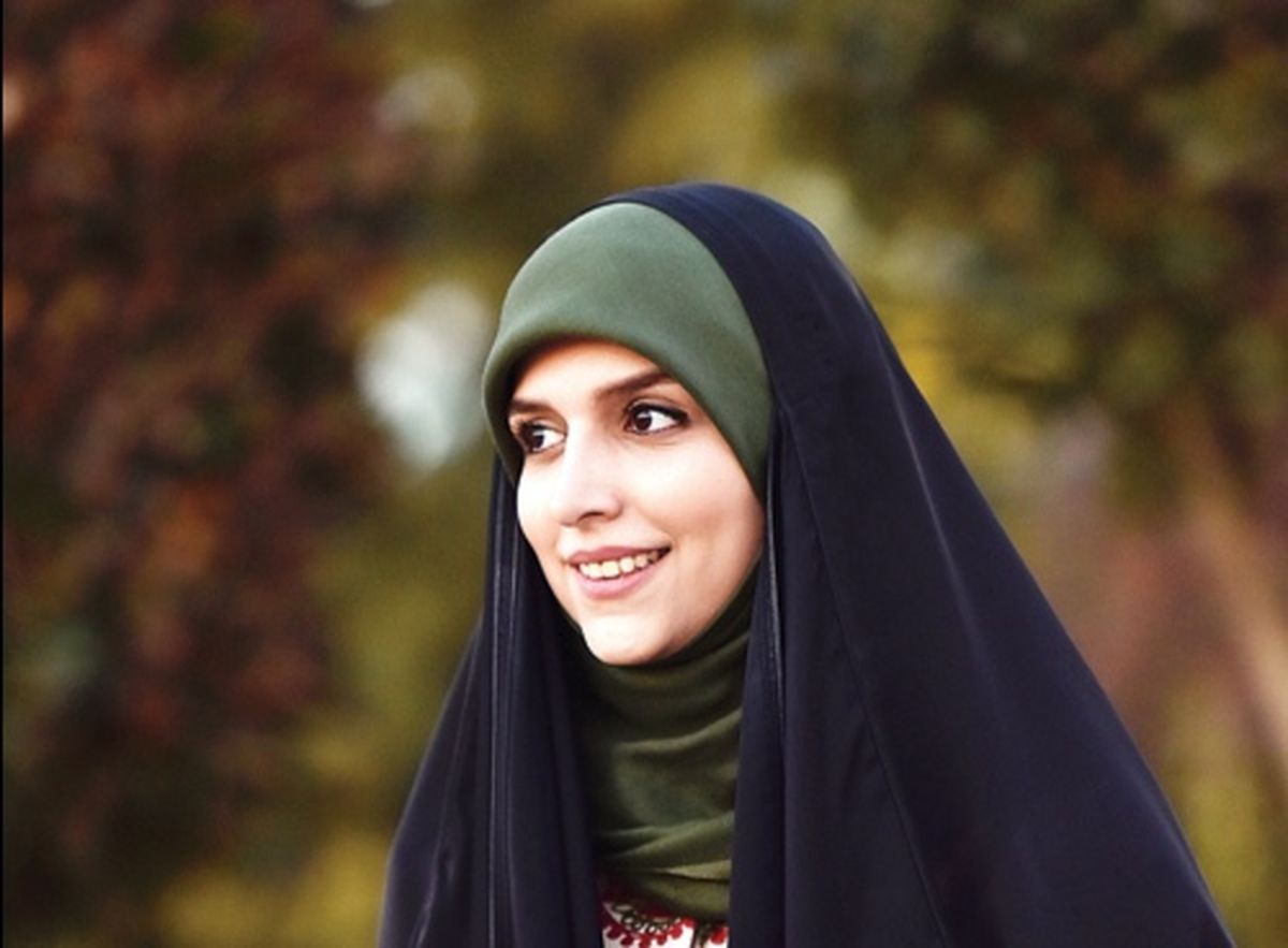 حجاب کامل مجری معروف در خارج از کشور