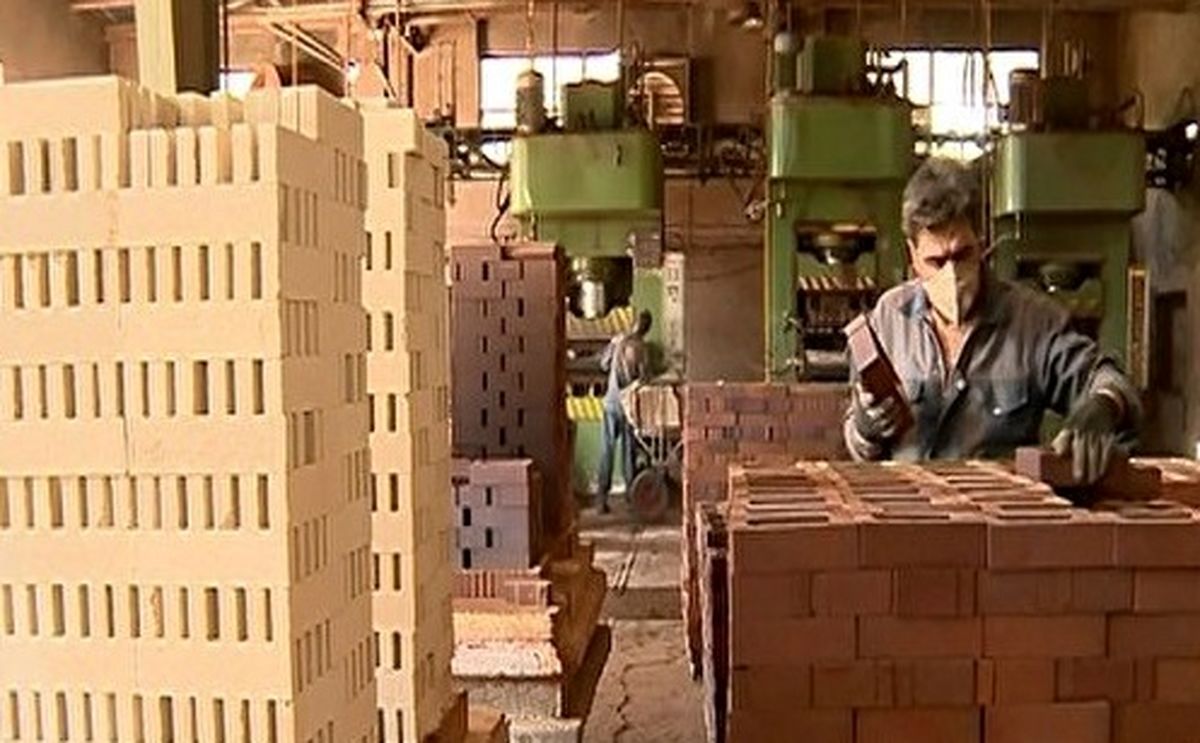 چهار هزار تن آجرنسوز درقم تولید میشود