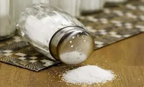 نشانه‌هایی که شما بیش از حد نمک می‌خورید