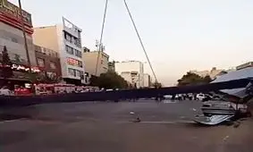 ویدئوی جدیدی از لحظه سقوط تیرآهن در سعادت آباد