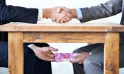 این دیگر شیرینی نیست، رشوه است!