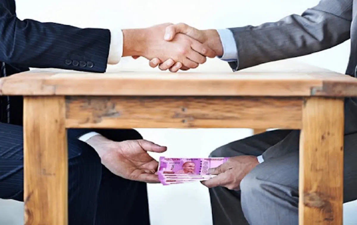 این دیگر شیرینی نیست، رشوه است!
