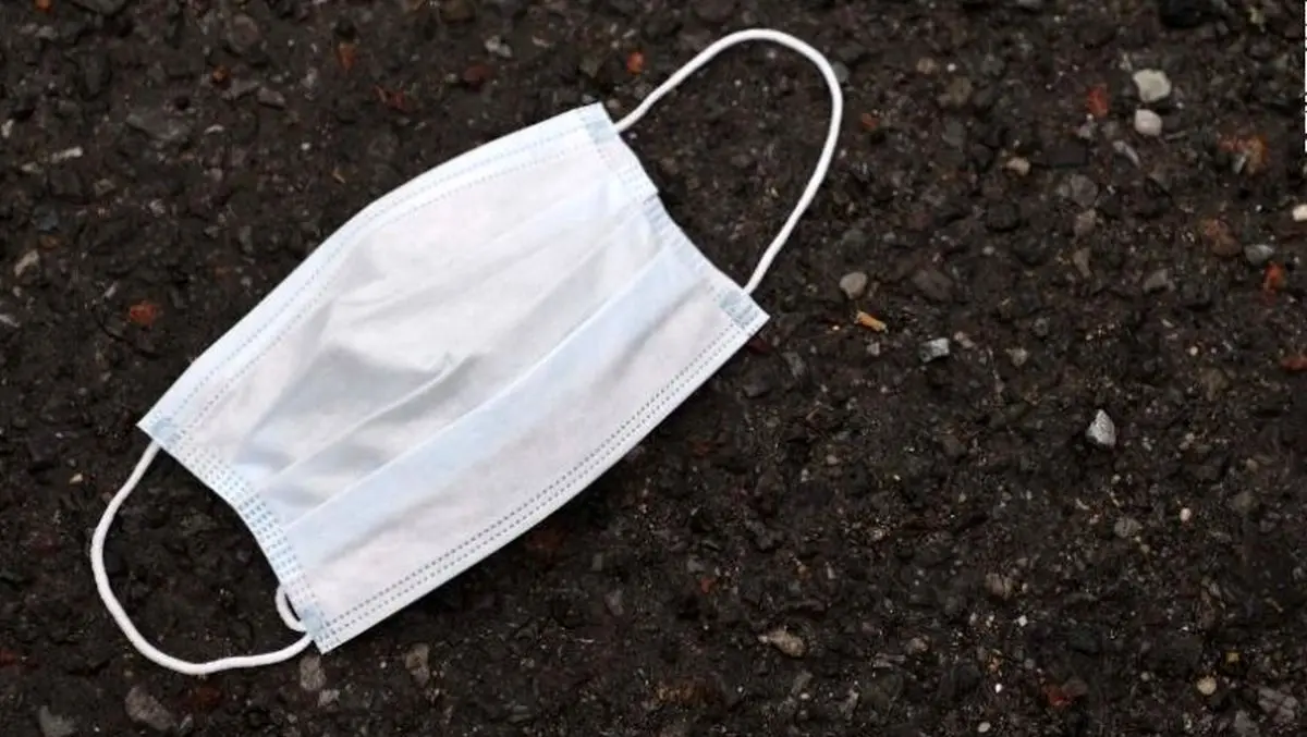 فیلم کتک زدن دختر ۱۶ ساله در اتوبوس به خاطر نزدن ماسک