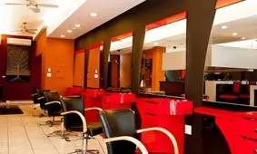 حال و روز آرایشگاه‌های مردانه شیراز در دوران کرونا/هزینه‌ها کفاف خرج زندگی را نمی‌دهند