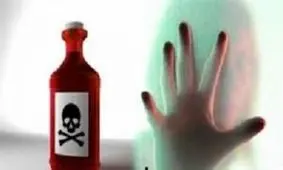 درگیری لفظی به اسیدپاشی با دبه ختم شد/14نفر آسیب دیدند/ انتقال مرد اسیدپاش به اداره آگاهی