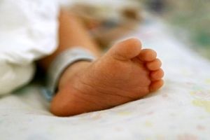 نبش قبر نوزاد مرده در تهران / جنازه‌ای نبود / بچه ام در بیمارستان ربوده شد