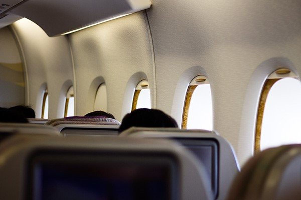 فروش بلیت پروازها با یک صندلی خالی در میان از آبان الزامی می‌شود