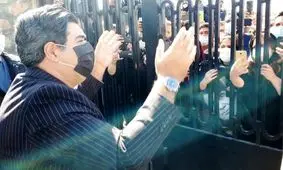 سالار عقیلی «خداحافظی مکن» را به «محمدرضا شجریان» تقدیم کرد/ ویدئو