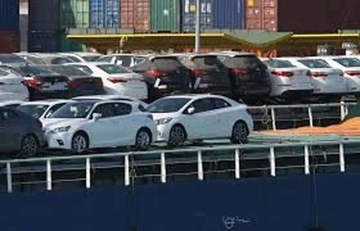 آیا عرضه خودرو در بورس باعث پایین آمدن قیمت‌ها می‌شود؟